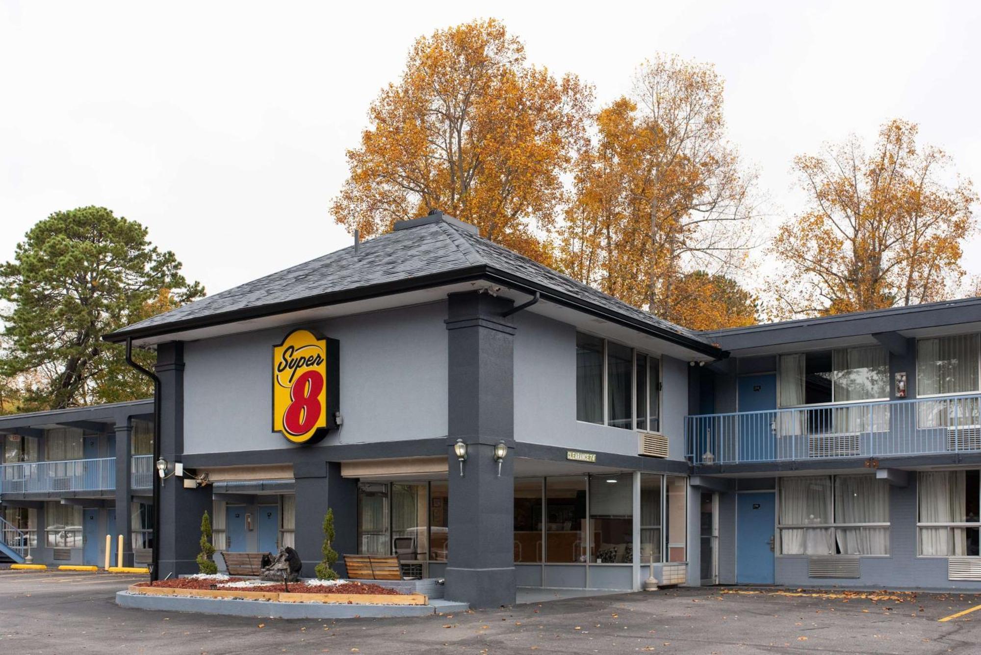 Super 8 By Wyndham Black Mountain Exterior foto